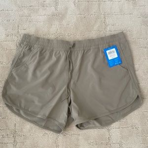 Women’s Columbia Short